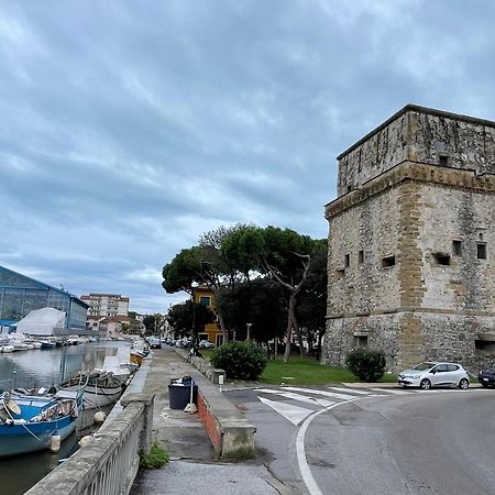 La Brezza Viareggina A 500 Mt Dal Mare, Dal Carnevale E Dagli Stabilimenti Balneari Apartman Viareggio Kültér fotó