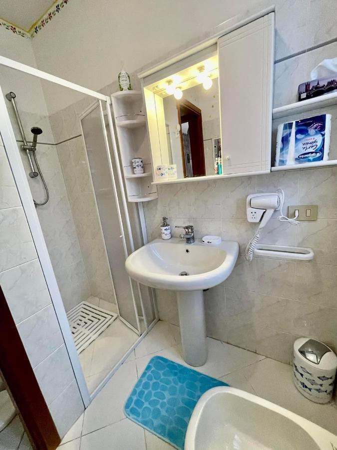 La Brezza Viareggina A 500 Mt Dal Mare, Dal Carnevale E Dagli Stabilimenti Balneari Apartman Viareggio Kültér fotó